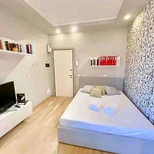 Appartamento Viale Umbria Colorful And Cosy Studio, Milano